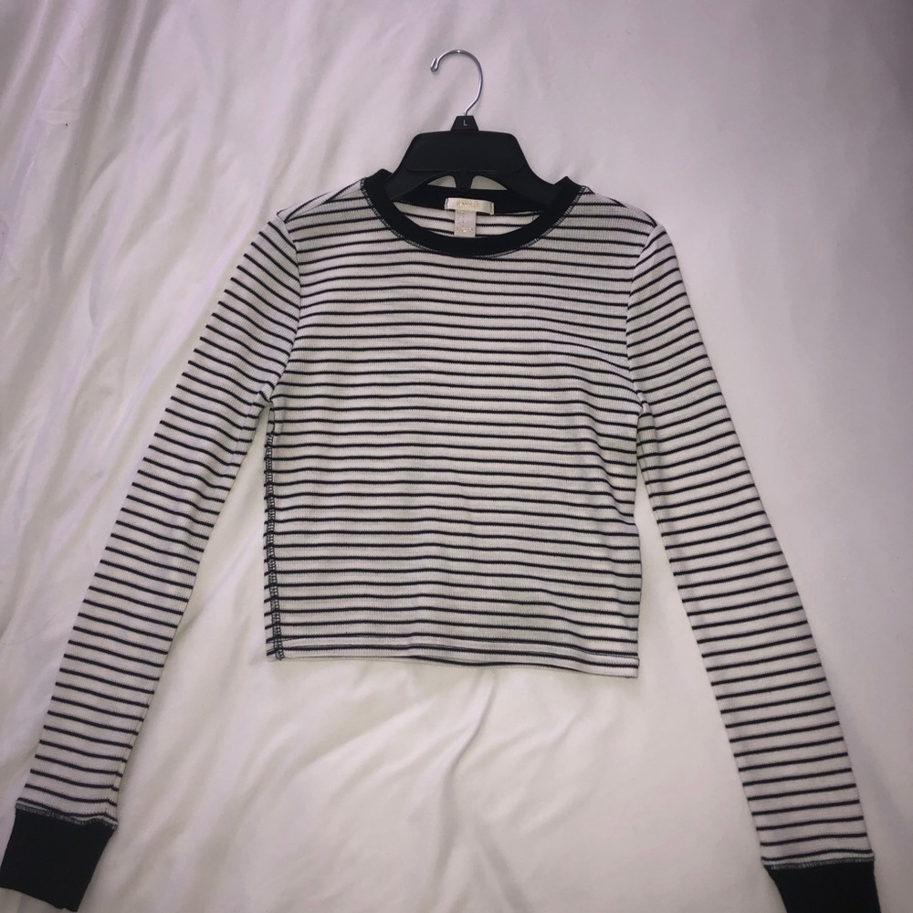 black stripes on white long sleeve crop top